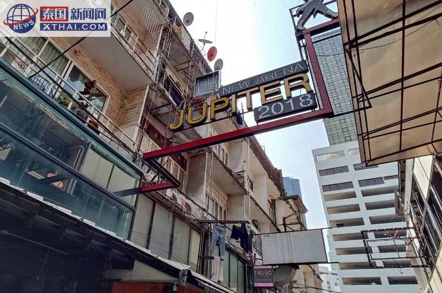 Jupiter Bar 男神互动场景