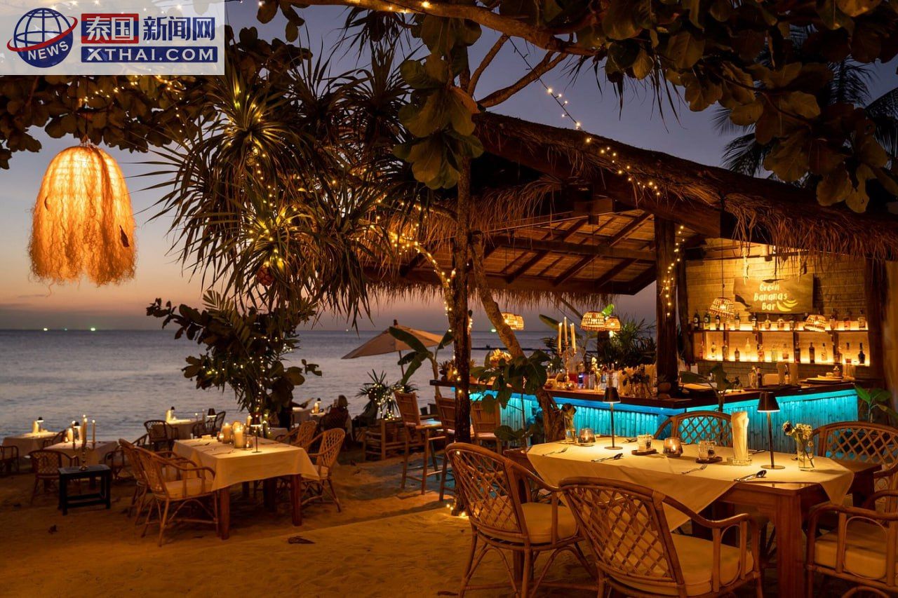Palm Beach Restaurant 海滨用餐场景
