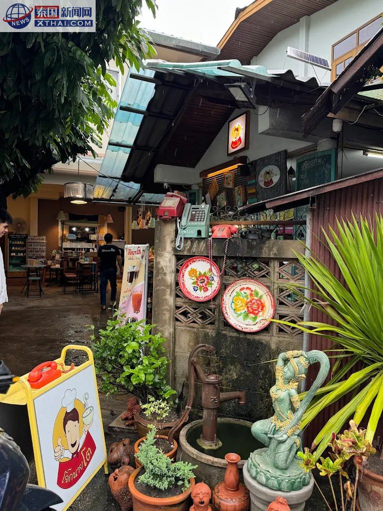 鸡丝粥（Jok Gai），清香微辣的泰式早餐