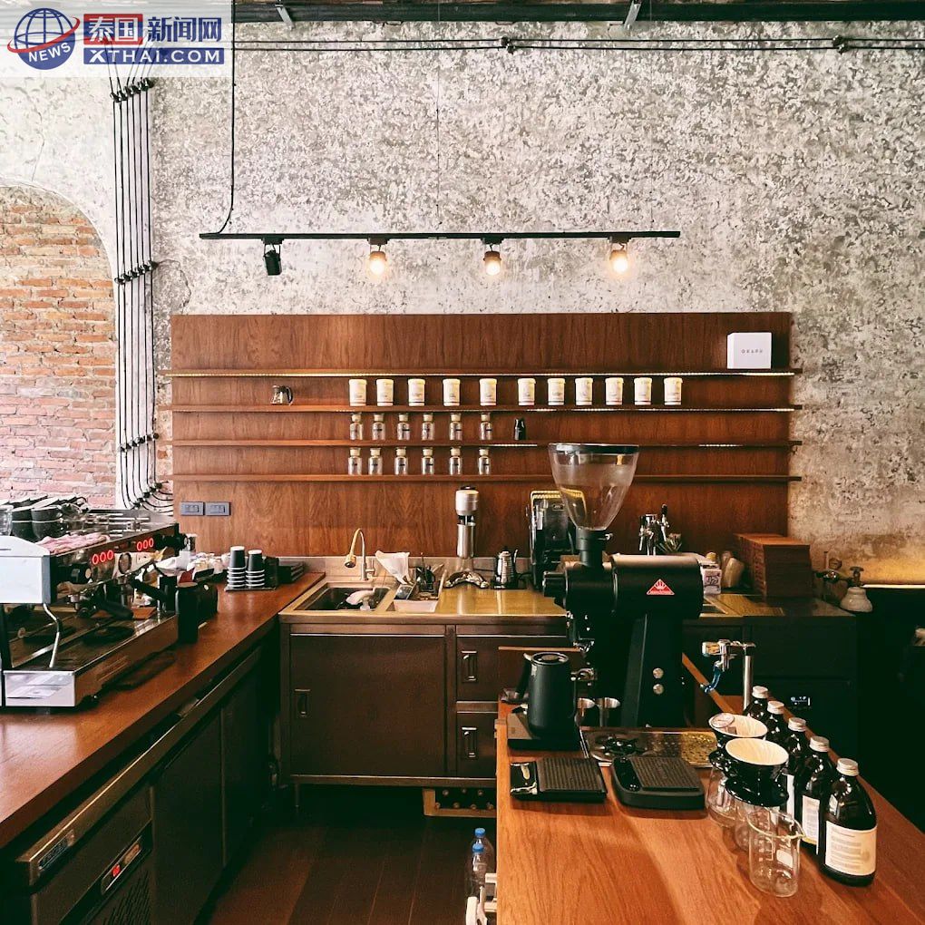 GRAPH Phuket 咖啡馆外景，中葡式建筑风貌