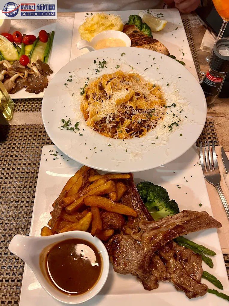 ACQUA Restaurant Phi Phi 餐厅内景