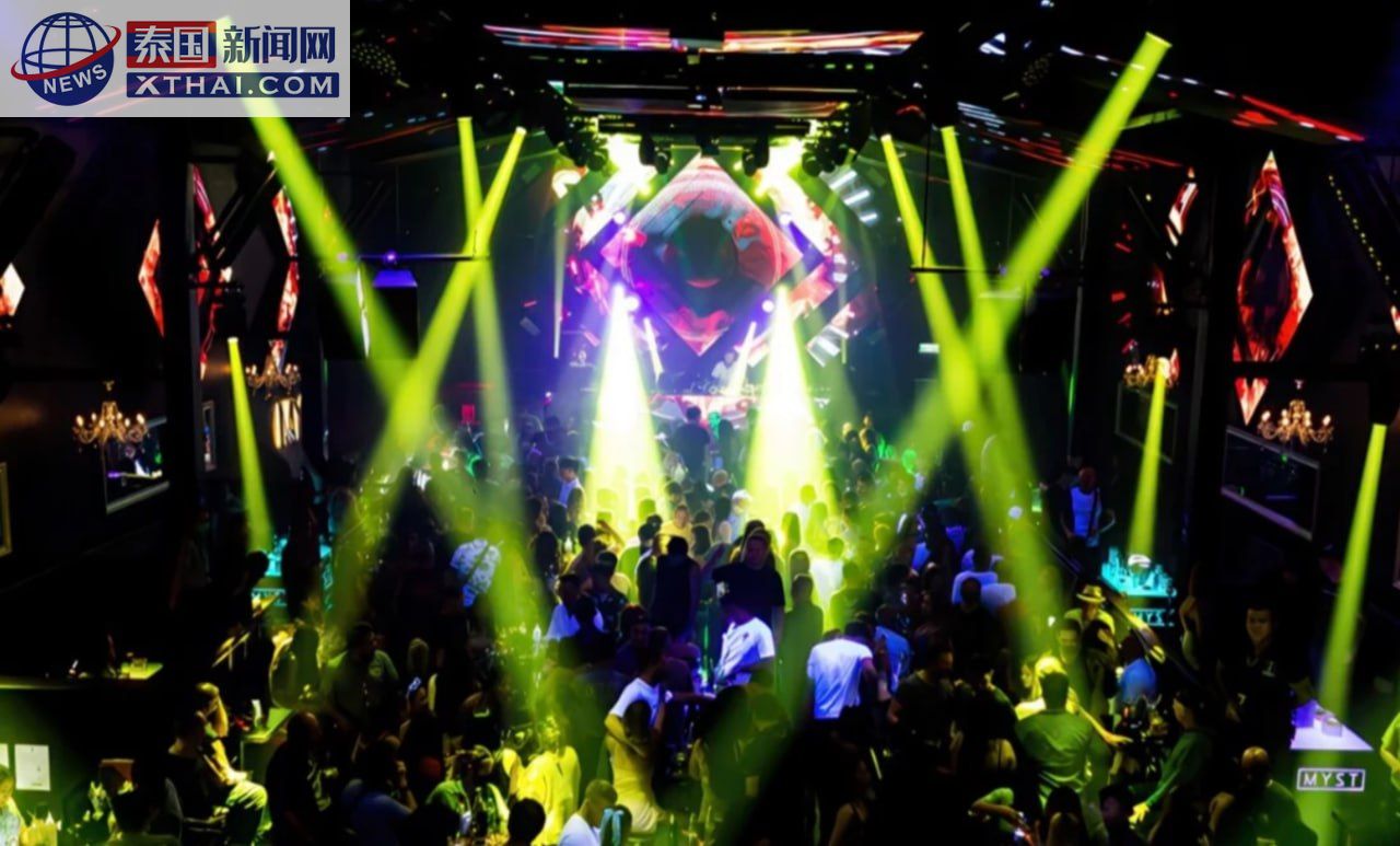 MYST Club 舞台，火辣舞者表演引爆全场