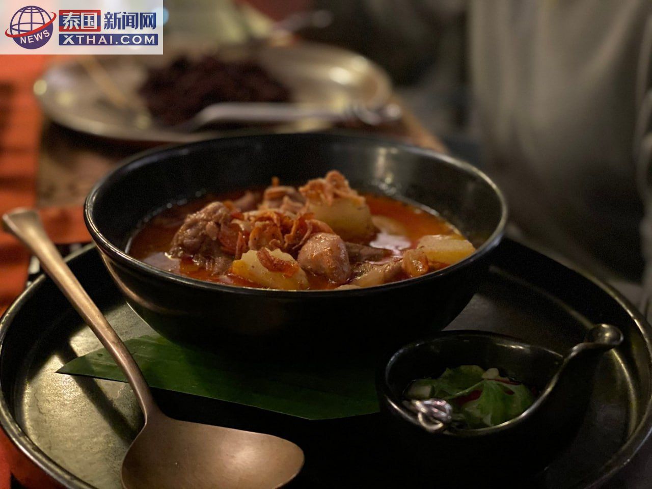 Rim Nam 餐厅内部泰式装饰