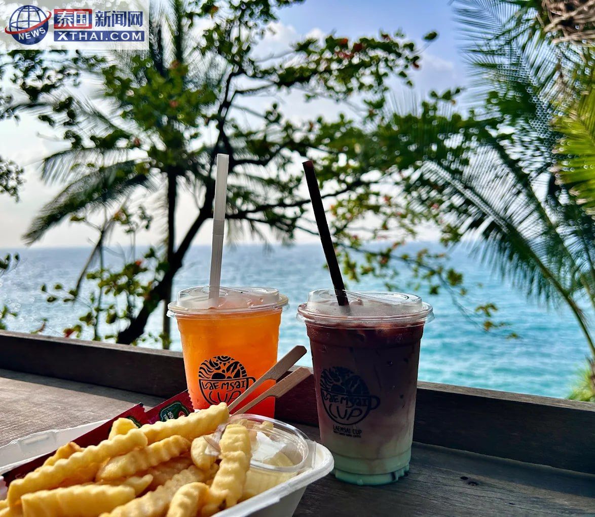 Laem Sai Cup Café的夕阳海景