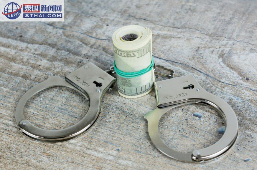 安全离开交通拦截现场