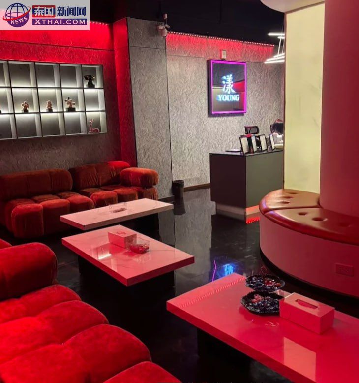 漾Young Massage内部装潢，红黑配色的高级氛围