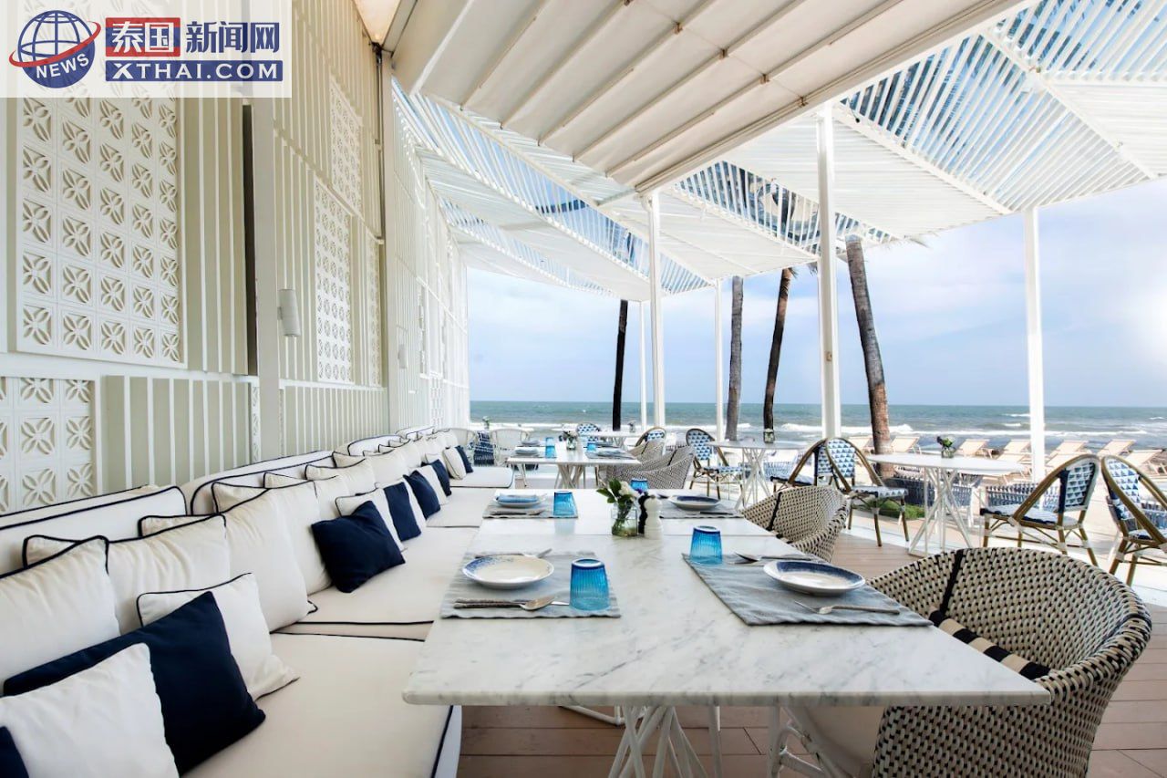 Azure Restaurant 海滨露天座位